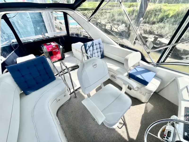 Slide: The Image of 2000 Bayliner 3388 - 7837615
