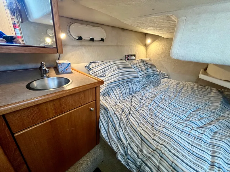 Slide: The Image of 2000 Bayliner 3388 - 7837604