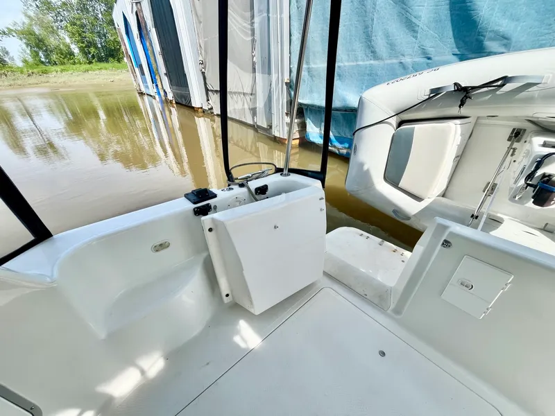 Slide: The Image of 2000 Bayliner 3388 - 7837598