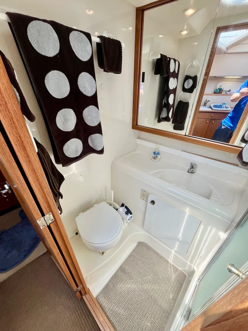 Slide: The Image of 2000 Bayliner 3388 - 7837610