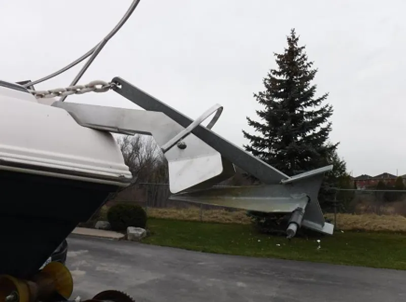 Slide: The Image of 2004 Rinker 2500 Fiesta Vee - 7837642
