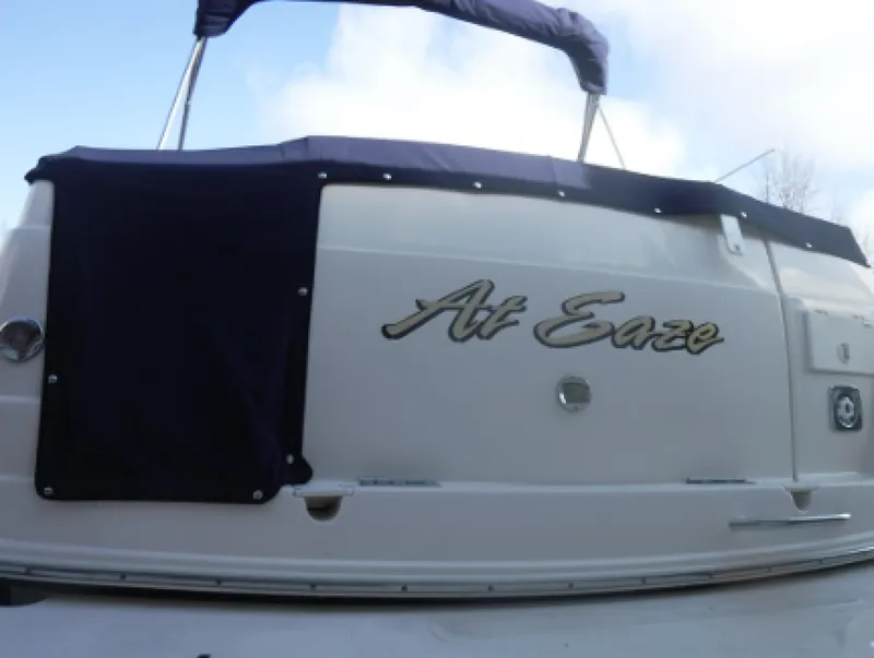 Slide: The Image of 2004 Rinker 2500 Fiesta Vee - 7837631