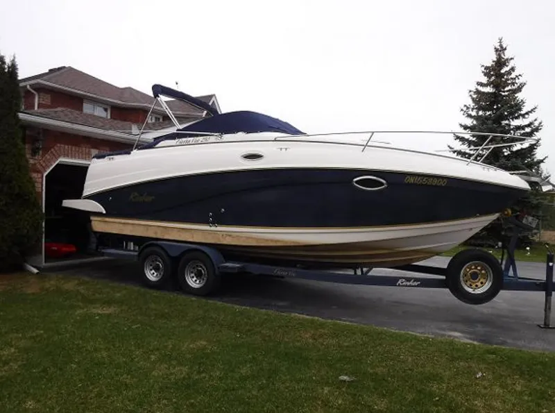 The Image of 2004 Rinker 2500 Fiesta Vee - 7837629