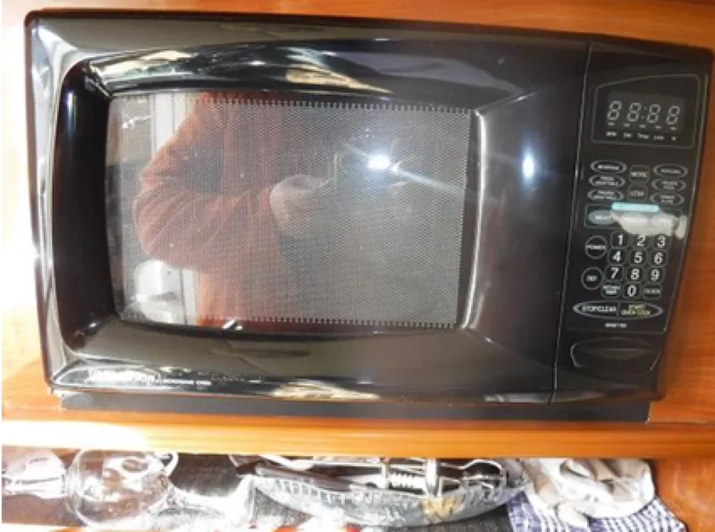 Slide: The Image of 2004 Rinker 2500 Fiesta Vee - 7837650