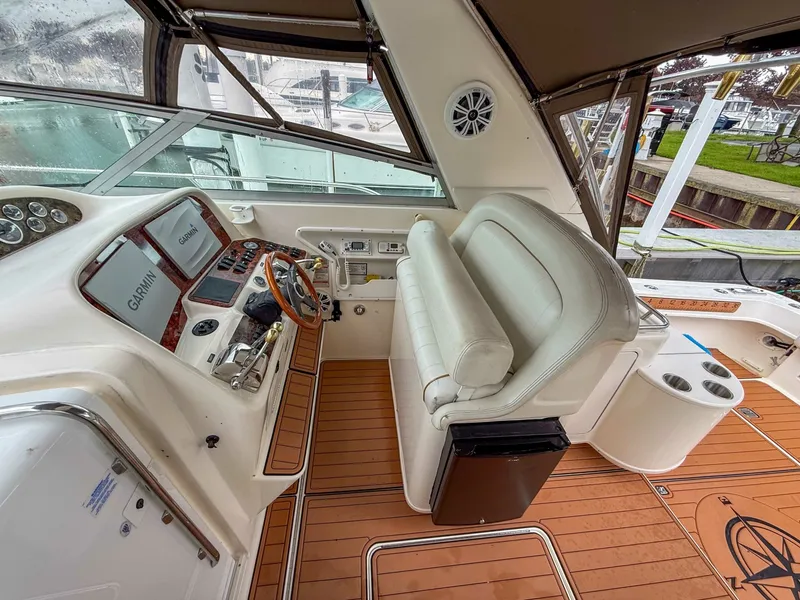 Slide: The Image of 1997 Sea Ray 330 Express Cruiser - 7837851