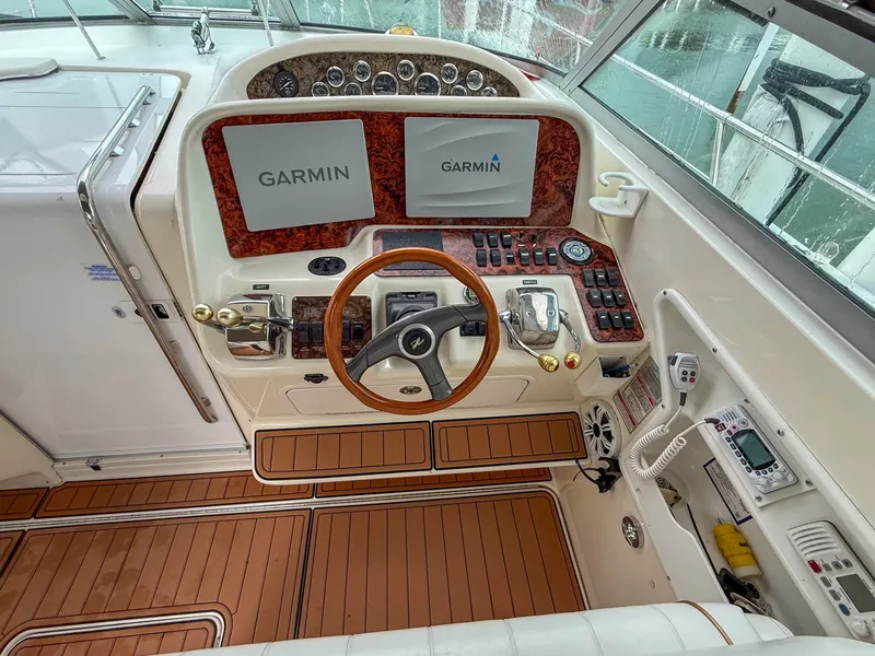 Slide: The Image of 1997 Sea Ray 330 Express Cruiser - 7837852