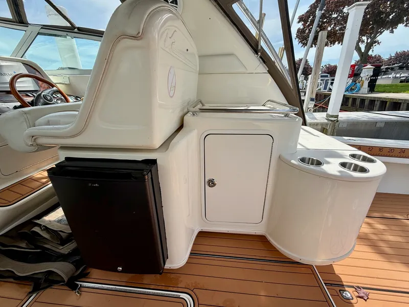 Slide: The Image of 1997 Sea Ray 330 Express Cruiser - 7837850