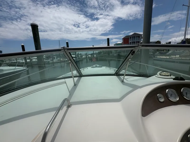 Slide: The Image of 2000 Monterey 322 Cruiser - 7837878