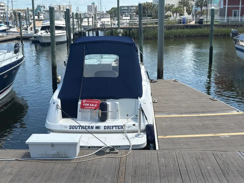 Slide: The Image of 2000 Monterey 322 Cruiser - 7837921