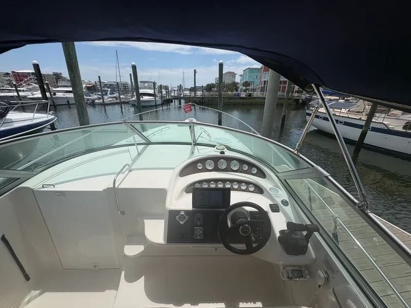 Slide: The Image of 2000 Monterey 322 Cruiser - 7837879