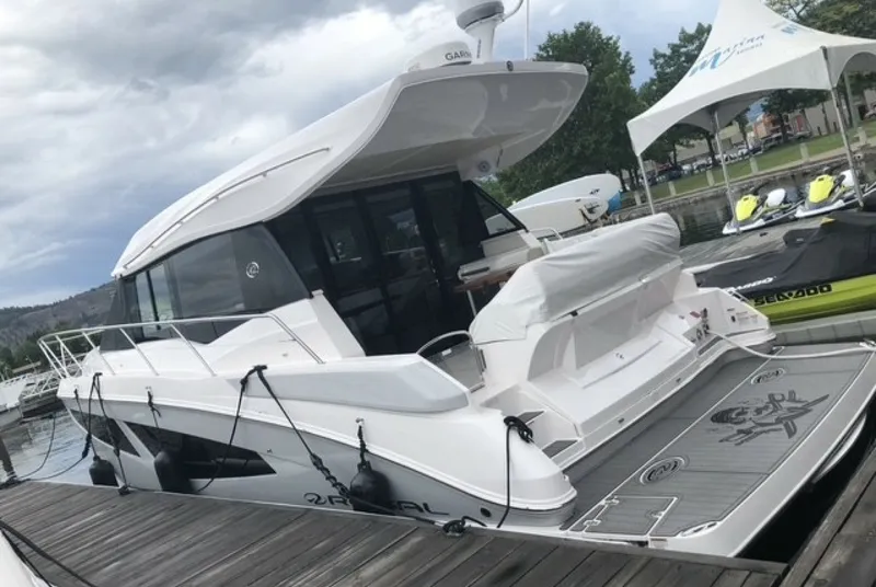 The Image of 2019 Regal  42 Grande Coupe - 7837922