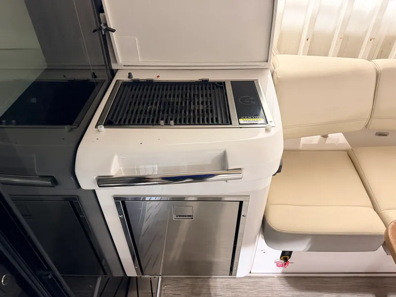 Slide: The Image of 2019 Regal 42 Grande Coupe - 7837948