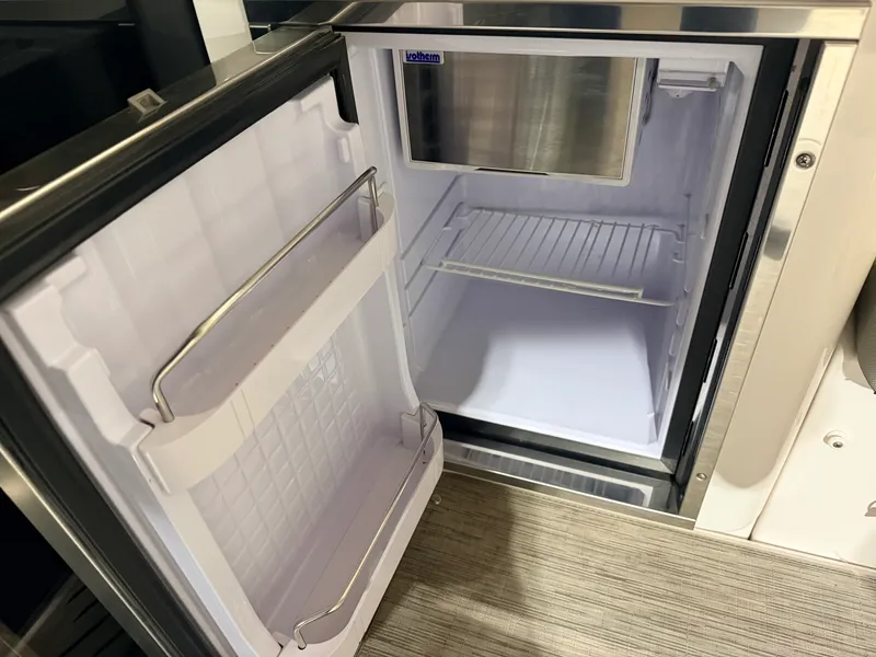 Slide: The Image of 2019 Regal 42 Grande Coupe - 7837949