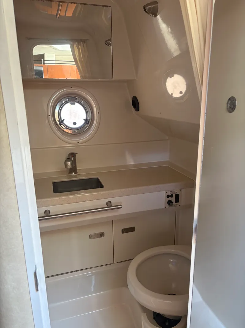 Slide: The Image of 2010 Sea Ray 310 Sundancer - 7838094