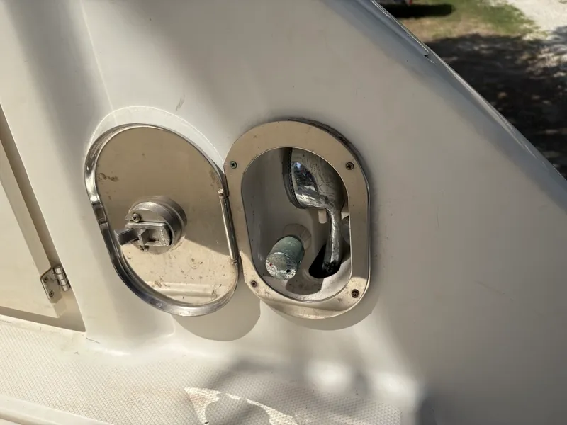 Slide: The Image of 2010 Sea Ray 310 Sundancer - 7838115