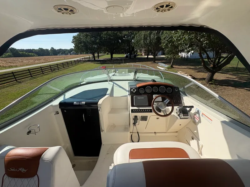 Slide: The Image of 2010 Sea Ray 310 Sundancer - 7838070