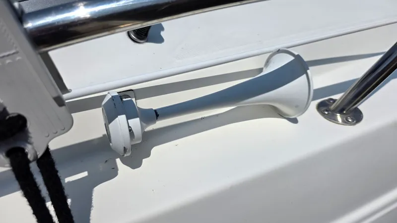 Slide: The Image of 2011 Chaparral 270 Signature - 7838429