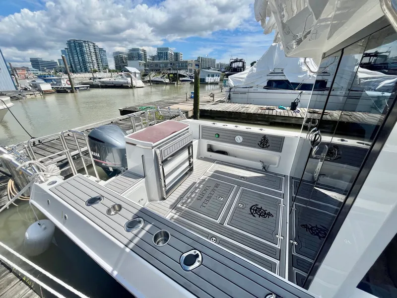 Slide: The Image of 2025 Commander 27 Sportfisher - 7838478