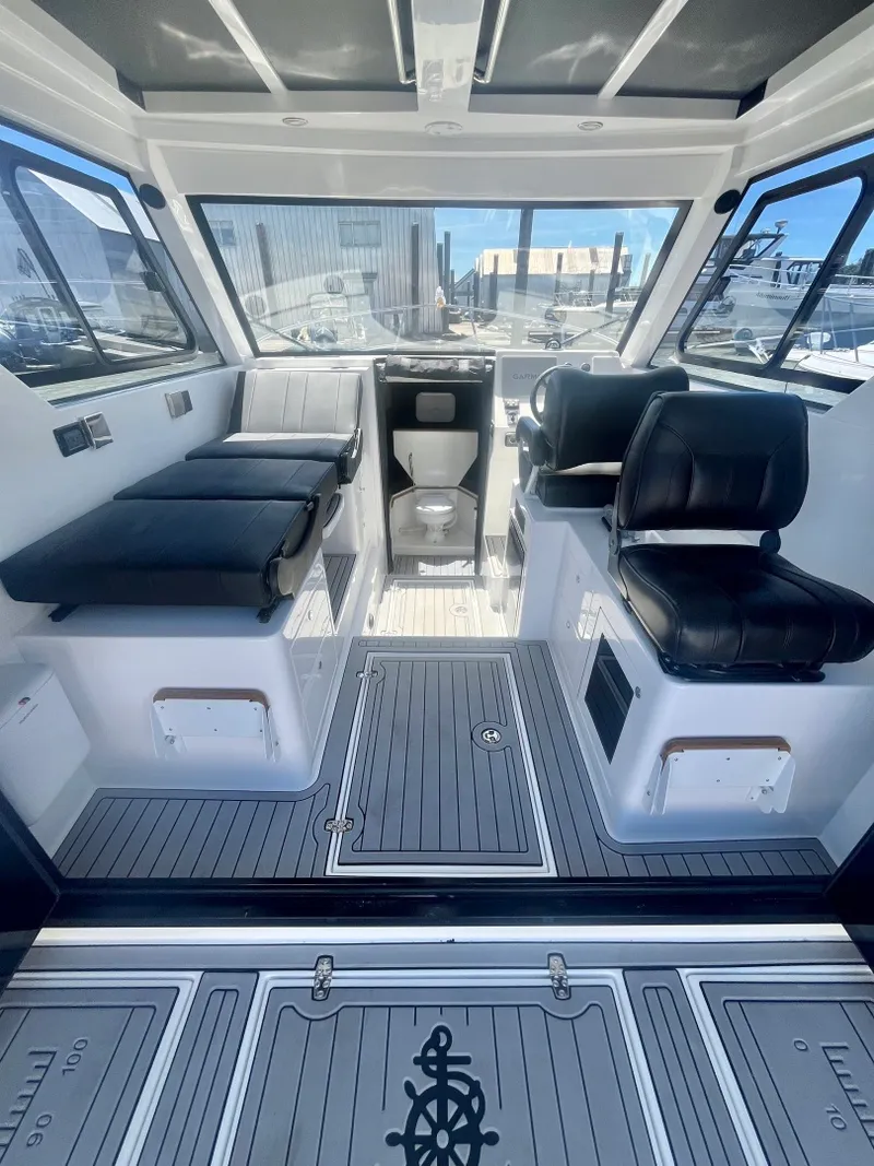 Slide: The Image of 2025 Commander 27 Sportfisher - 7838495