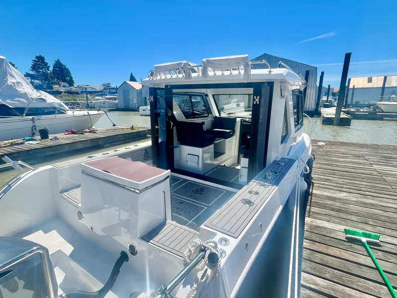 Slide: The Image of 2025 Commander 27 Sportfisher - 7838475