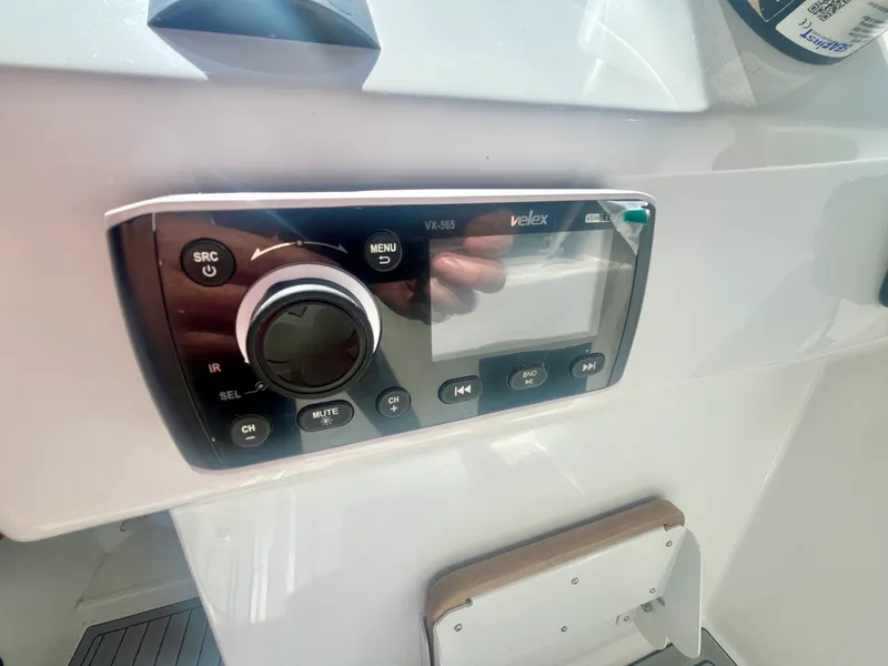 Slide: The Image of 2025 Commander 27 Sportfisher - 7838493