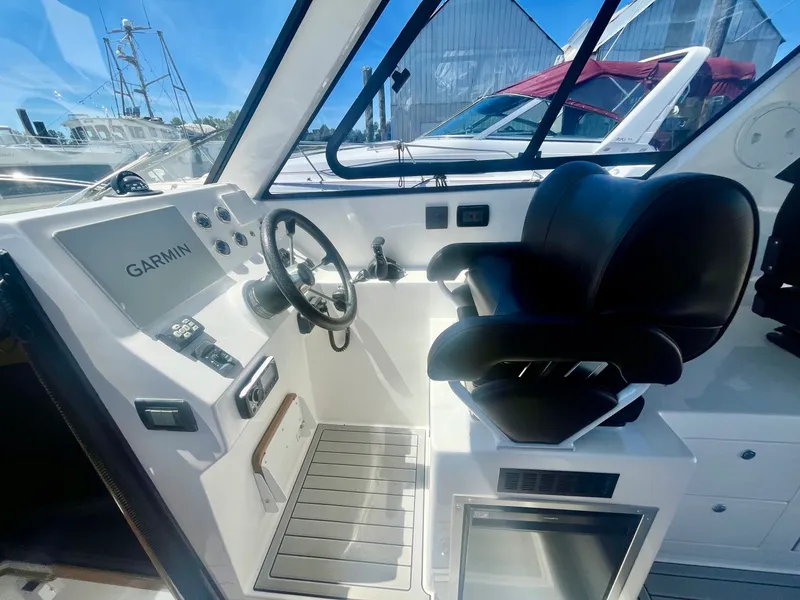 Slide: The Image of 2025 Commander 27 Sportfisher - 7838489