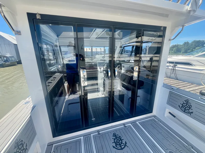 Slide: The Image of 2025 Commander 27 Sportfisher - 7838480