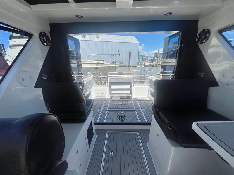 Slide: The Image of 2025 Commander 27 Sportfisher - 7838494