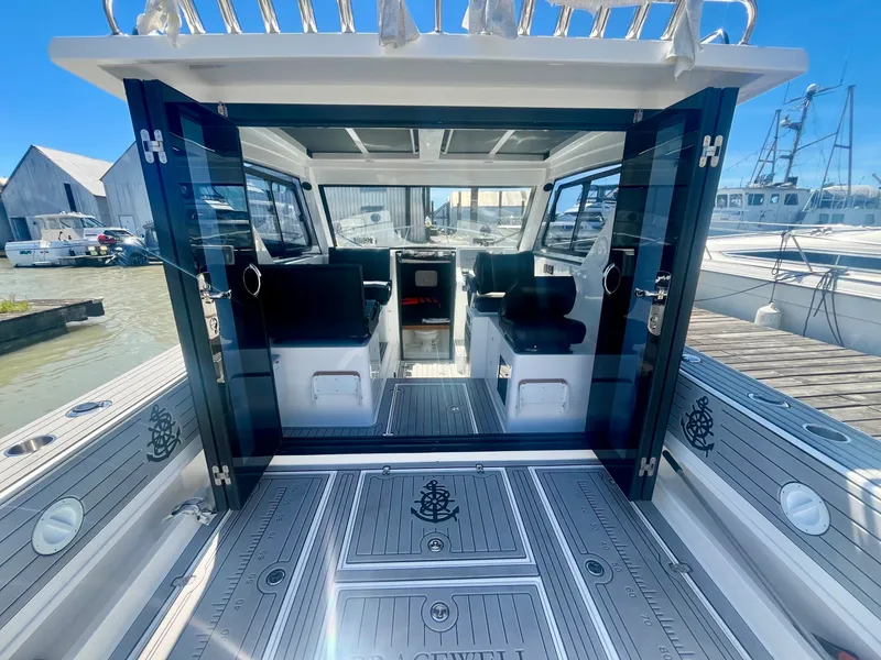 Slide: The Image of 2025 Commander 27 Sportfisher - 7838482
