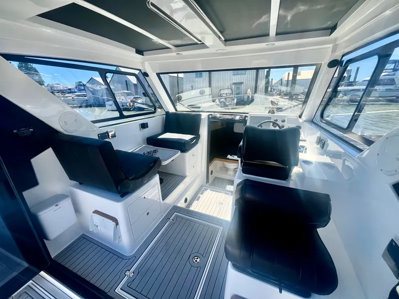 Slide: The Image of 2025 Commander 27 Sportfisher - 7838484