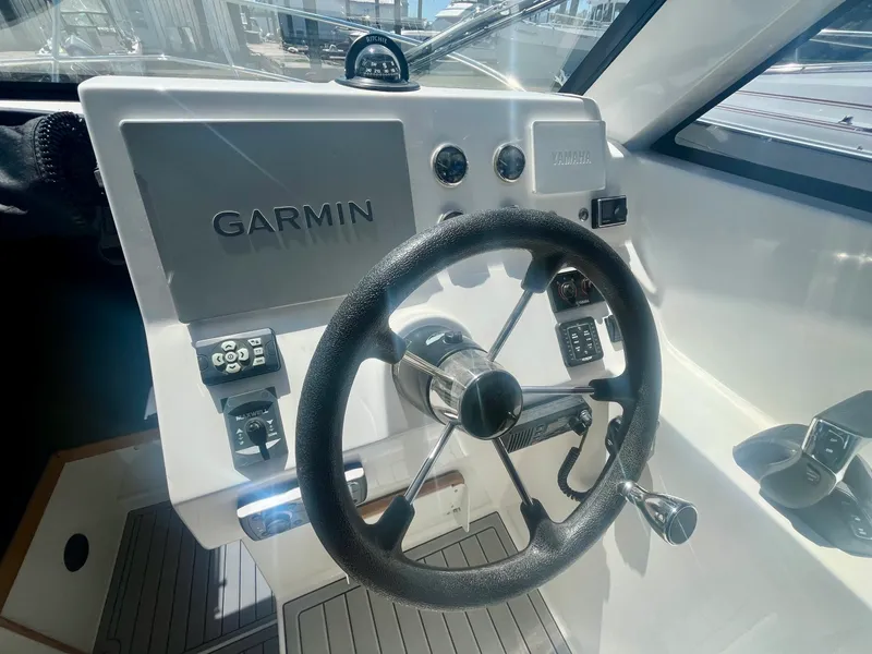 Slide: The Image of 2025 Commander 27 Sportfisher - 7838488