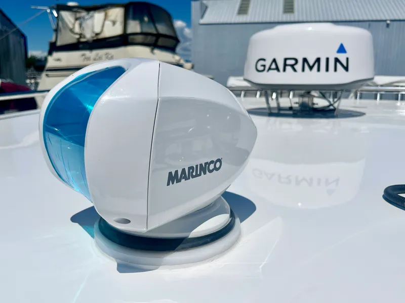 Slide: The Image of 2025 Commander 27 Sportfisher - 7838501