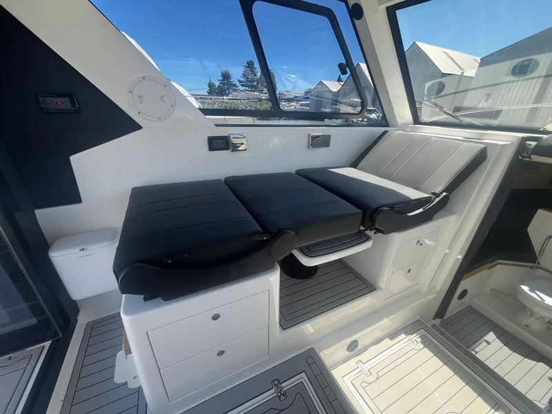 Slide: The Image of 2025 Commander 27 Sportfisher - 7838486