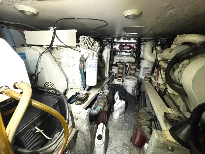 Slide: The Image of 1999 Silverton 453 Motor Yacht - 7838649