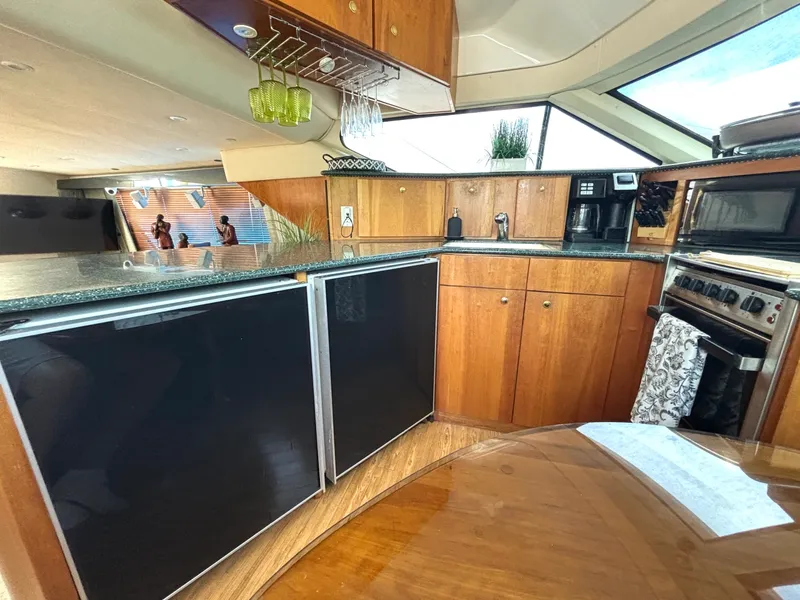 Slide: The Image of 1999 Silverton 453 Motor Yacht - 7838627