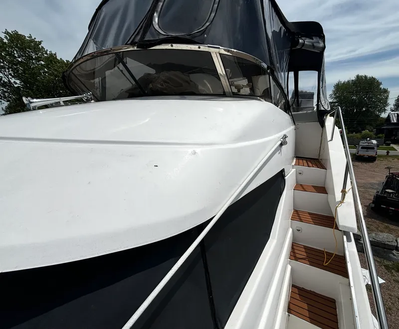 Slide: The Image of 1999 Silverton 453 Motor Yacht - 7838618
