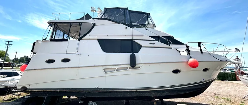 Slide: The Image of 1999 Silverton 453 Motor Yacht - 7838589
