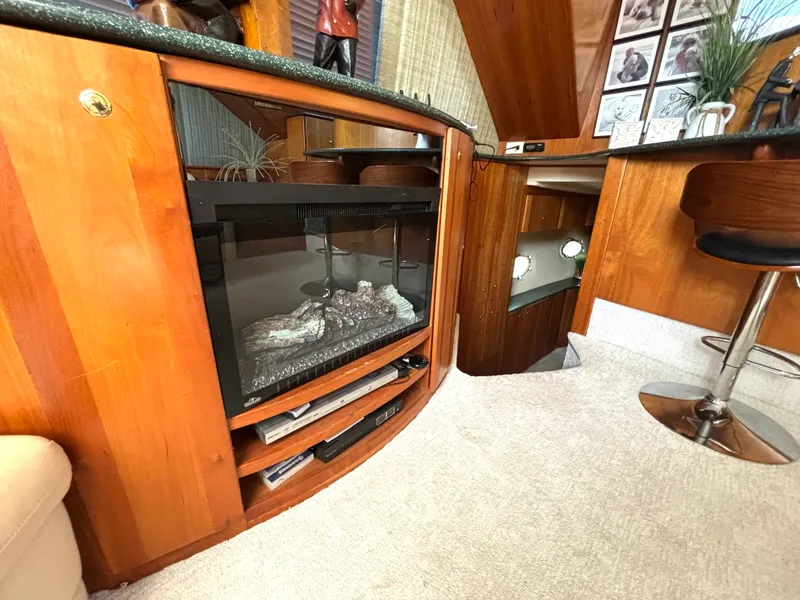 Slide: The Image of 1999 Silverton 453 Motor Yacht - 7838622