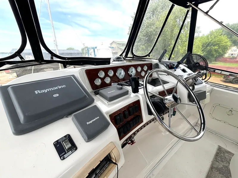 Slide: The Image of 1999 Silverton 453 Motor Yacht - 7838600