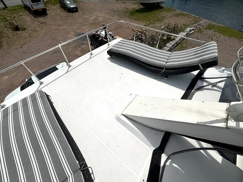 Slide: The Image of 1999 Silverton 453 Motor Yacht - 7838612