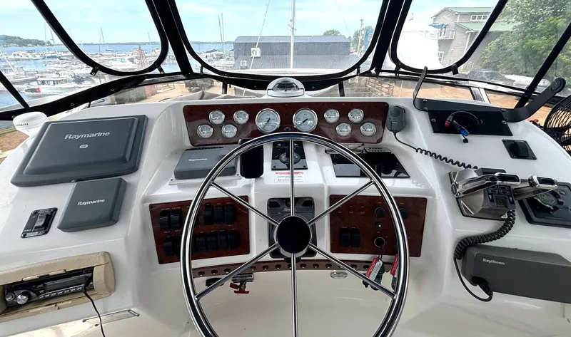 Slide: The Image of 1999 Silverton 453 Motor Yacht - 7838601