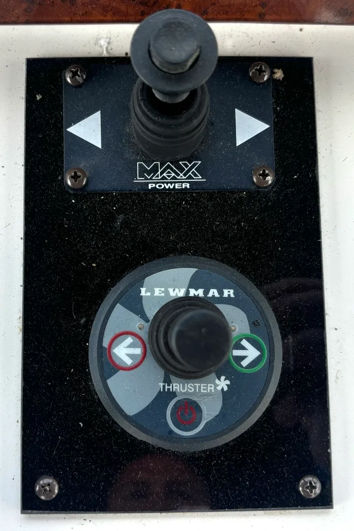 Slide: The Image of 1999 Silverton 453 Motor Yacht - 7838609