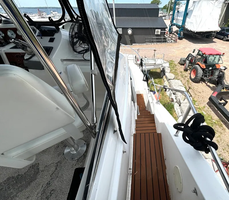 Slide: The Image of 1999 Silverton 453 Motor Yacht - 7838613