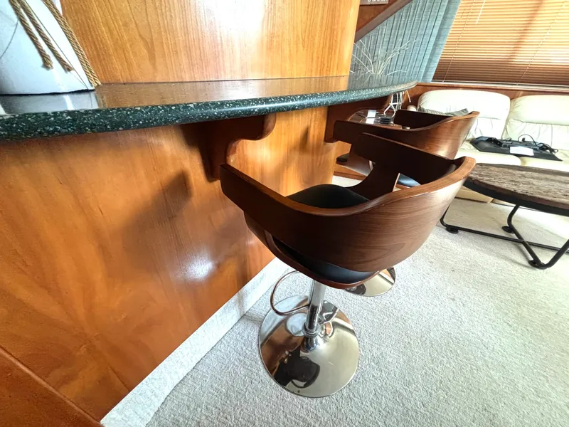 Slide: The Image of 1999 Silverton 453 Motor Yacht - 7838624