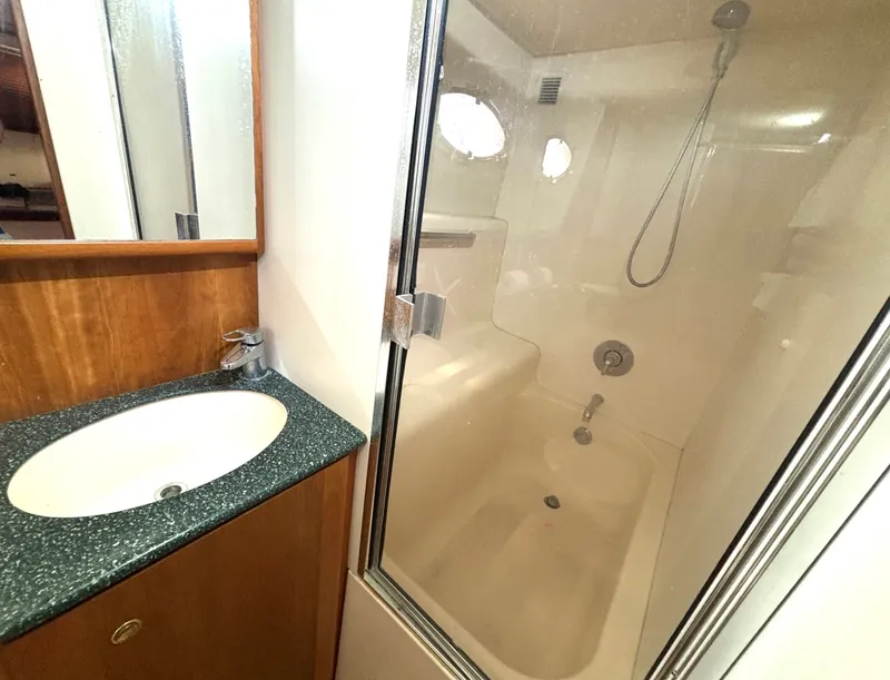 Slide: The Image of 1999 Silverton 453 Motor Yacht - 7838634