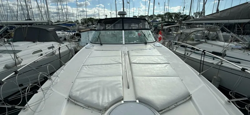 Slide: The Image of 1998 Bayliner 4085 Avanti - 7838784