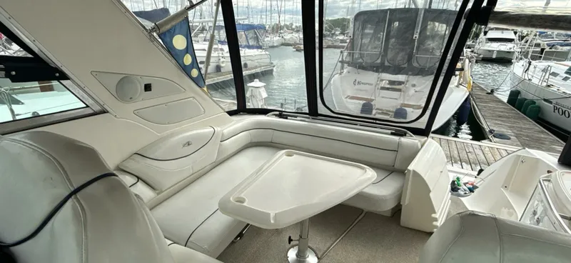 Slide: The Image of 1998 Bayliner 4085 Avanti - 7838811