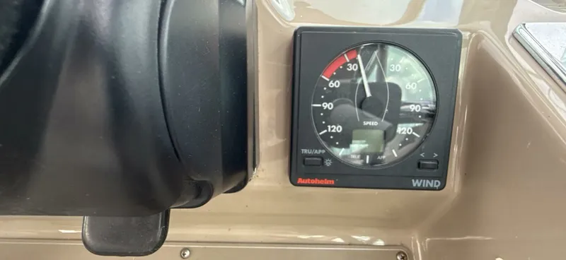 Slide: The Image of 1998 Bayliner 4085 Avanti - 7838806