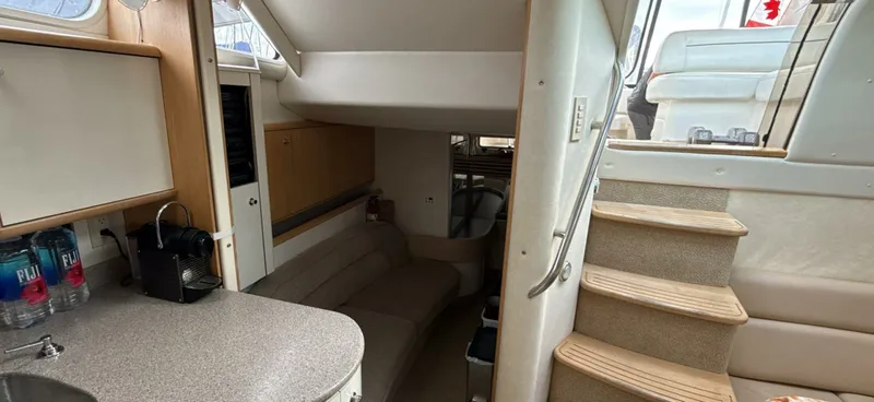 Slide: The Image of 1998 Bayliner 4085 Avanti - 7838837