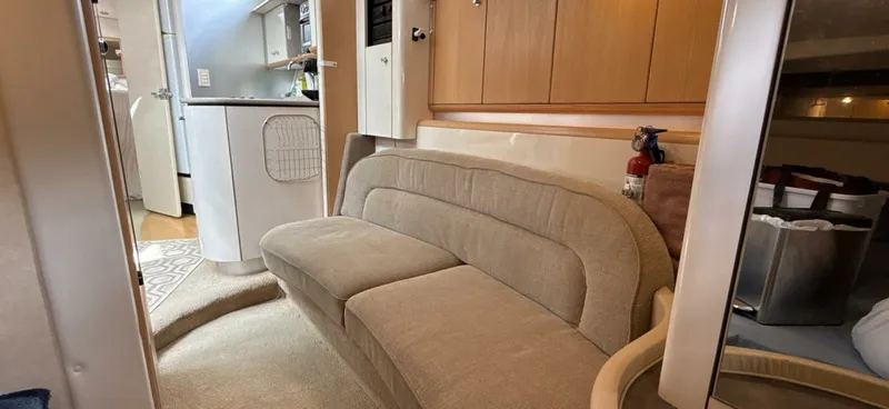 Slide: The Image of 1998 Bayliner 4085 Avanti - 7838845